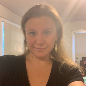 Meet your Posher, Genevieve